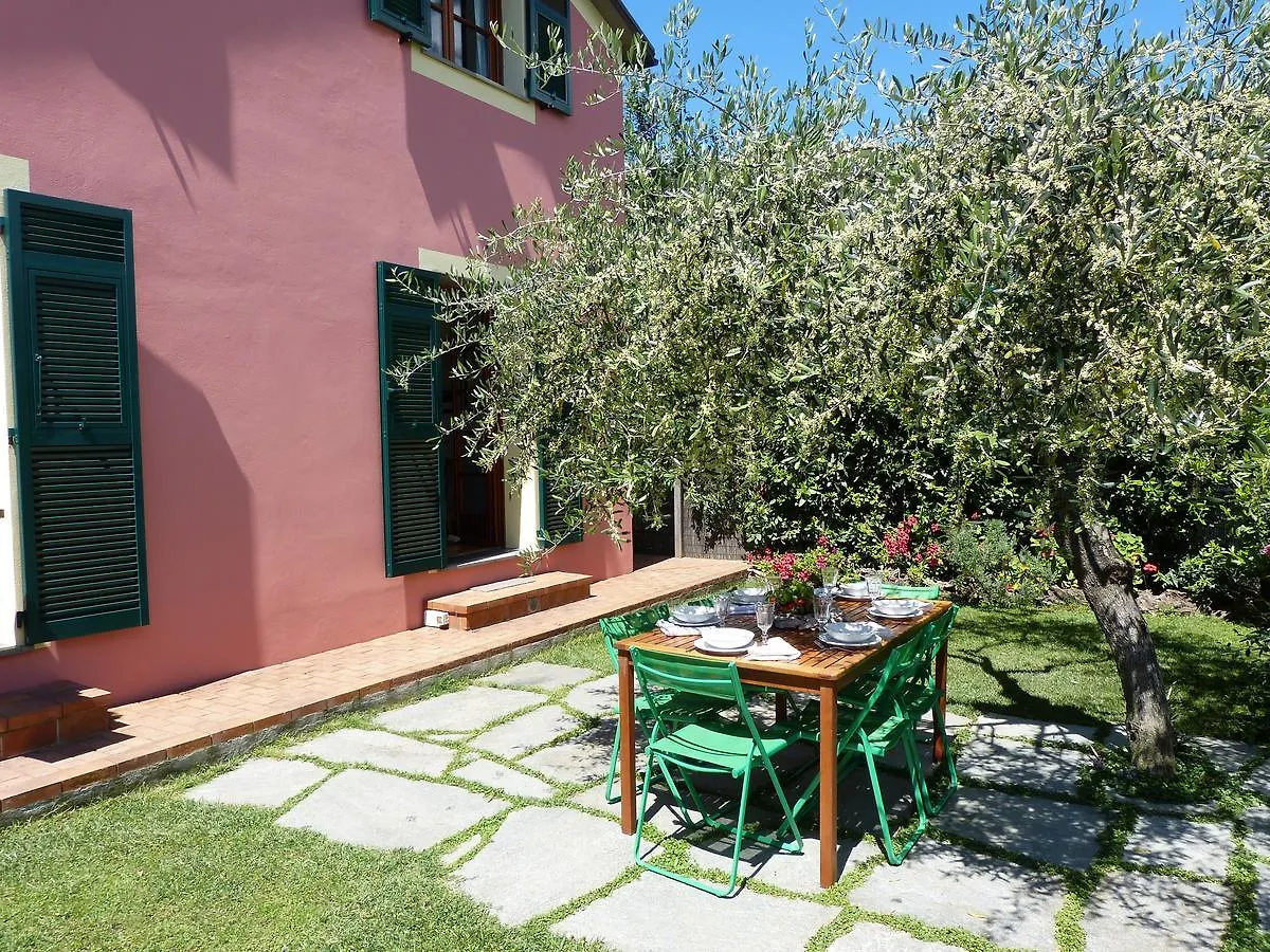 Olive Press Lodge Chiavari 0*,  Italy